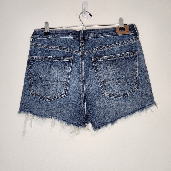 American Eagle Tomgirl distressed denim shorts 8 - Picture 2 of 16